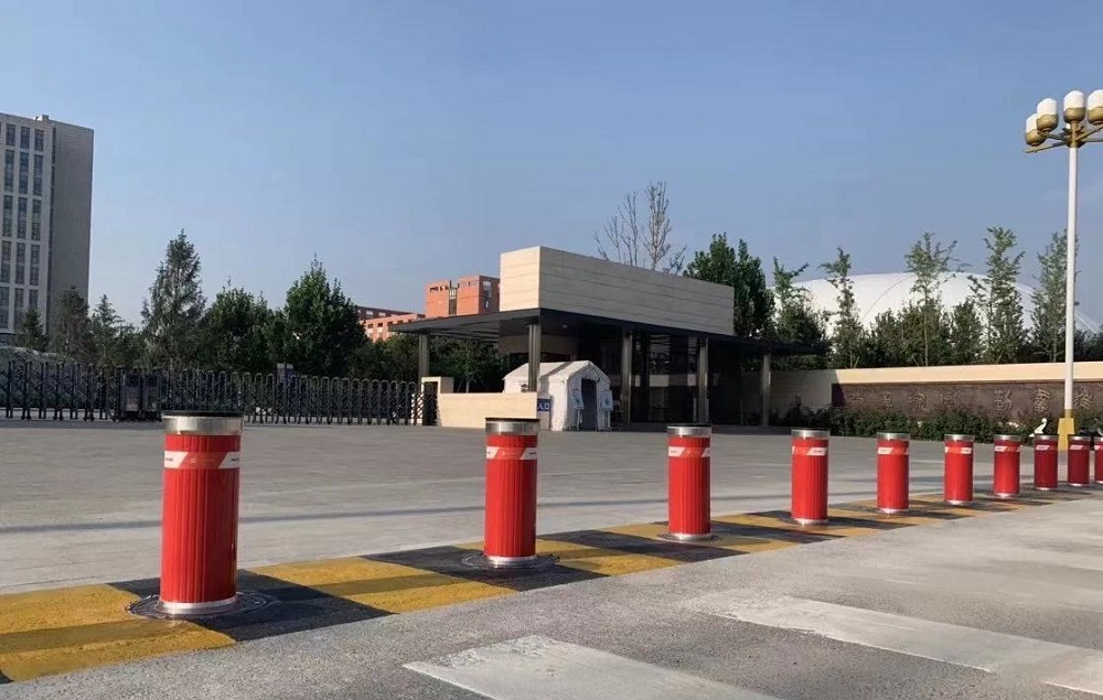 防控升降柱